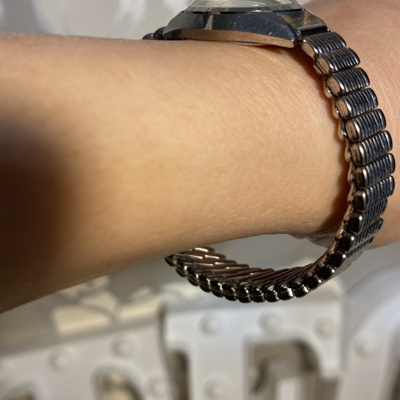 Seiko preloved watch used made in Japan  stretchy strap -stainless steel - Picture 3 of 4